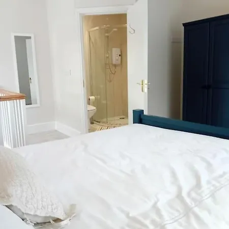 Town Centre Luxury Retreat 아파트 Mountmellick