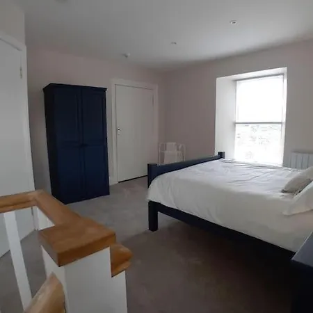 Town Centre Luxury Retreat *