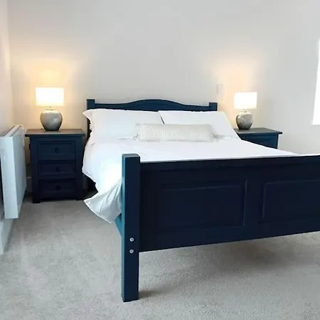 아파트 Town Centre Luxury Retreat *